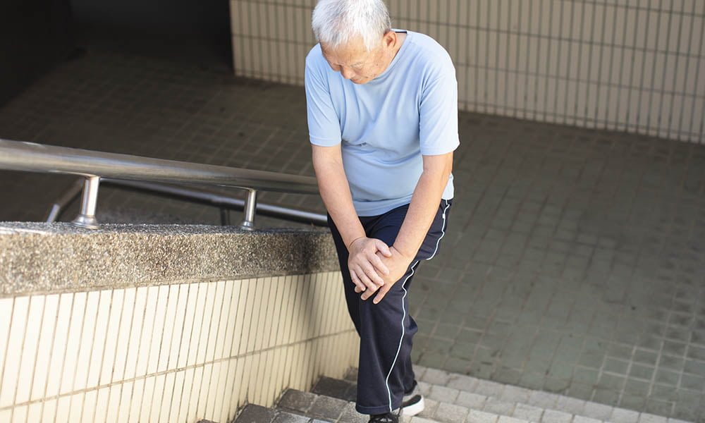 Swollen Legs in the Elderly: Is It Serious? What to Know